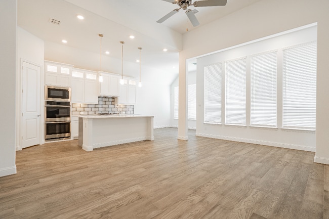 Building Photo - 8209 Abellia Ct
