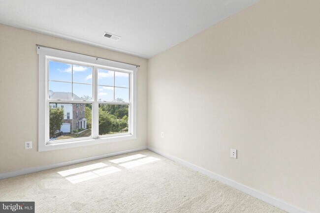 Building Photo - 42394 Pale Iris Terrace
