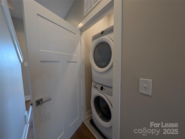 Building Photo - 2322 Elizabeth Ml Pl