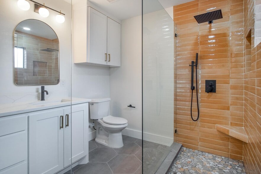 Building Photo - Bright Northwest Dallas home on large quarter-acre lot