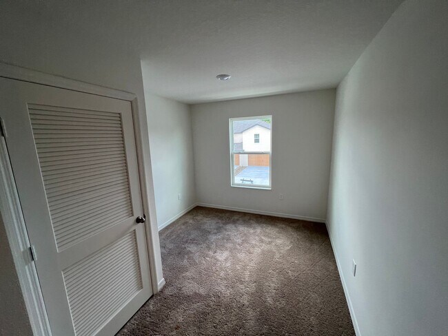 Building Photo - 2 car garage townhome-5310 Companion Lane ...