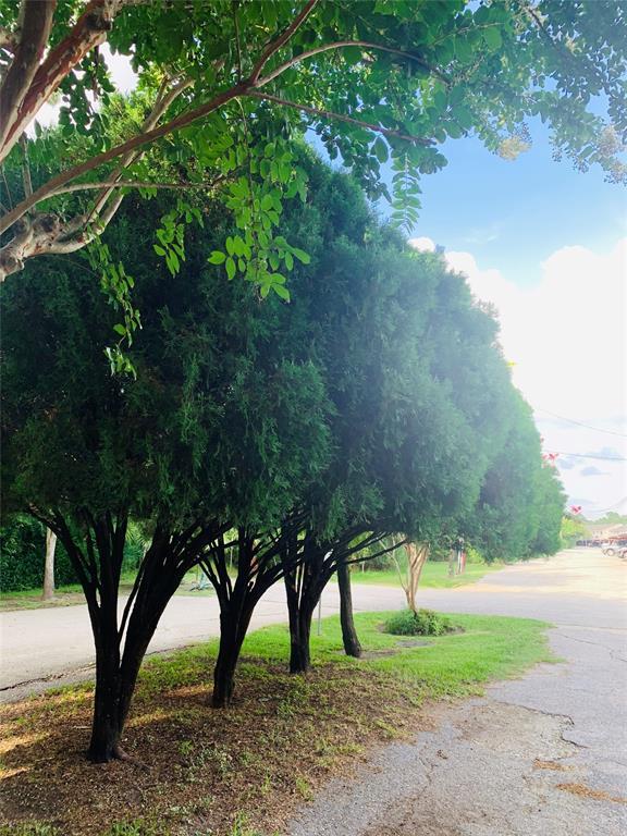 Building Photo - 1611 Mapleton Dr