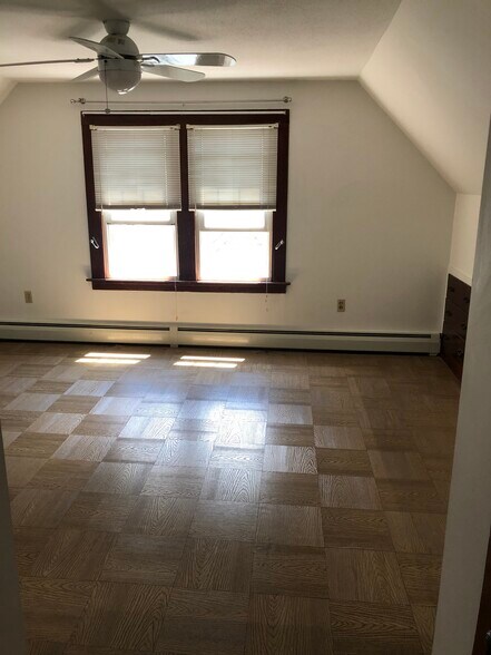 large bedroom - 95 N Whittlesey Ave