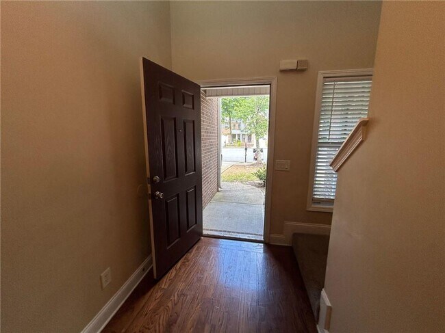 Building Photo - 3233 Glenloch Pl