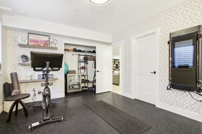 Building Photo - 267 Clementina St