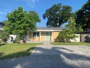 Building Photo - Charming Home In Gulfports Marina District