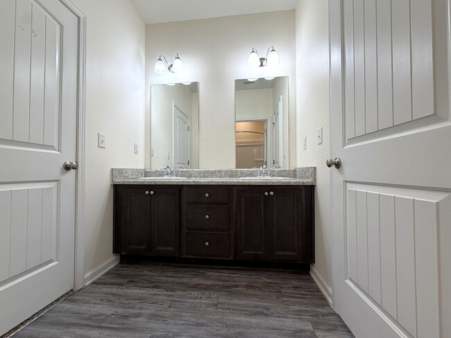 Building Photo - 316 Merlin Ct
