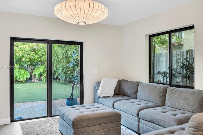 Building Photo - 2965 SW 25th Ter