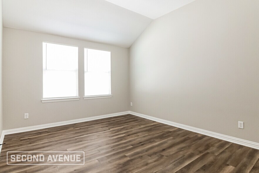 Building Photo - 1705 Nighthawk Dr