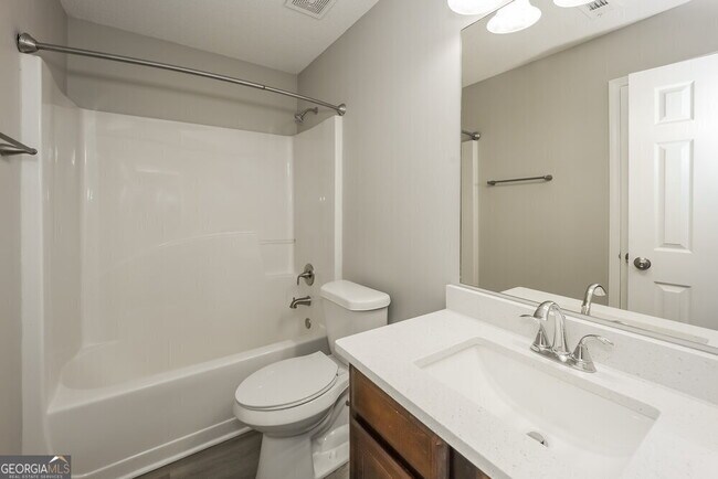 Building Photo - 265 Redding Ridge