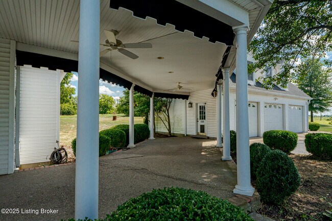 Building Photo - 3976 Shelbyville Rd