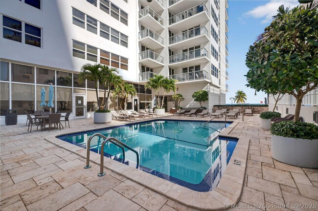 Building Photo - 209 N Fort Lauderdale Beach Blvd
