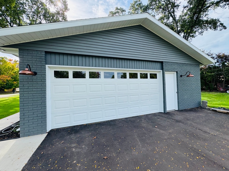Building Photo - 5800 Ponderosa Dr