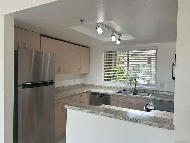 Building Photo - 1250 Cleveland Ave