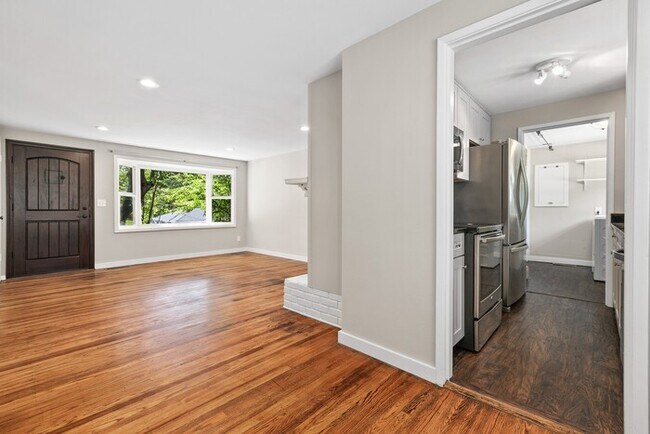 Building Photo - DARLING BUNGALOW in Desirable Arroyo Heigh...