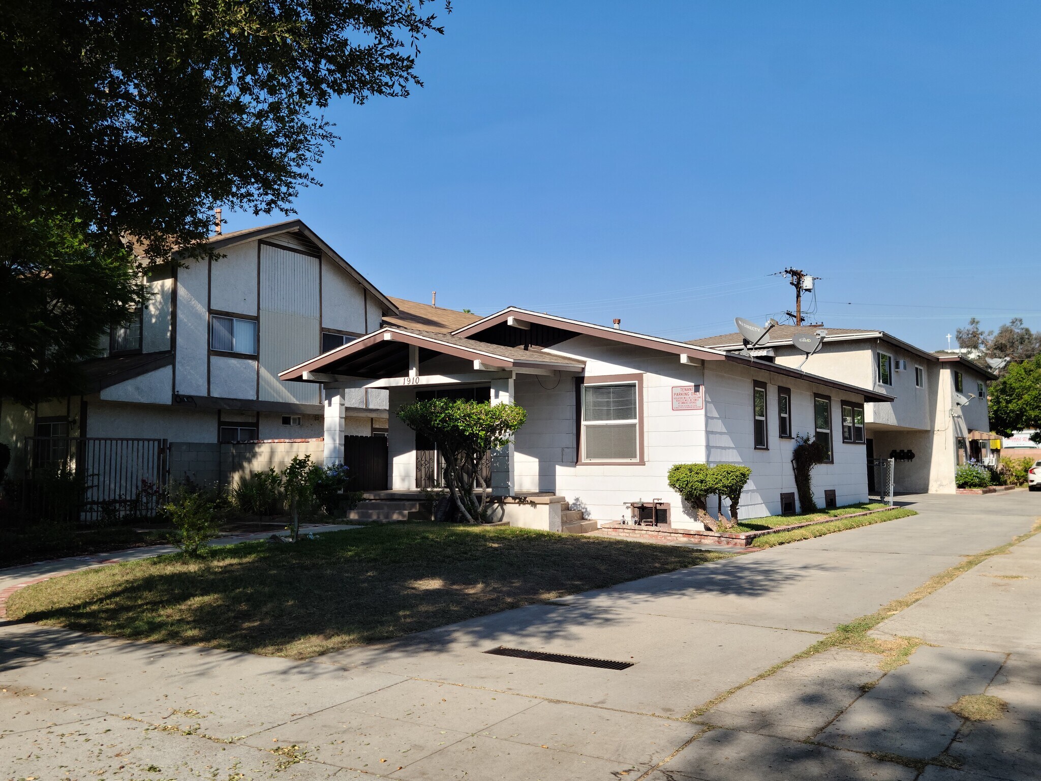 Building Photo - 1910 Vassar St