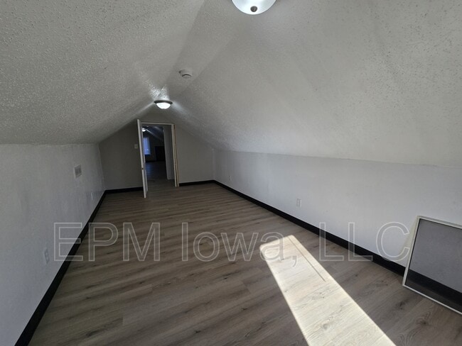 Building Photo - 1125 N Barclay St