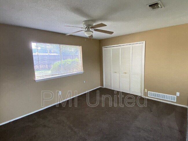 Building Photo - 3402 Hastings Dr