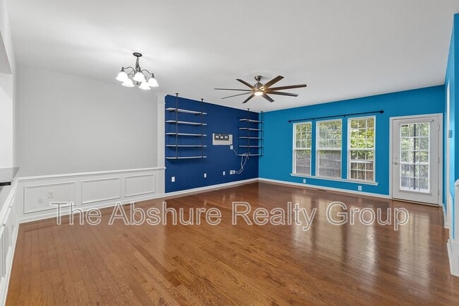 Building Photo - 8611 Macedonia Lake Dr