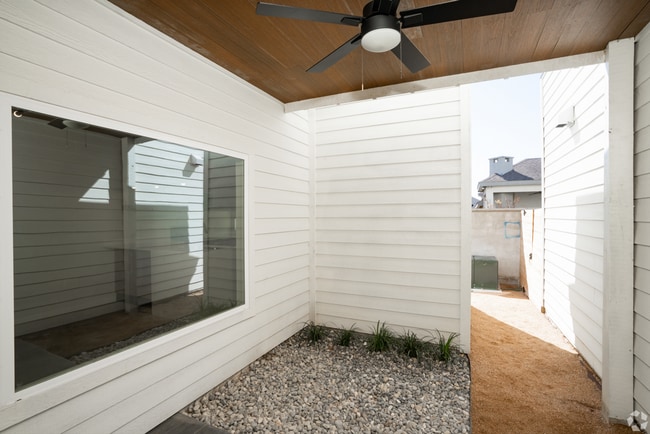 Building Photo - Gated Luxury Townhomes for Rent in North McAllen | Long-Term Lease at Colgate Crossings