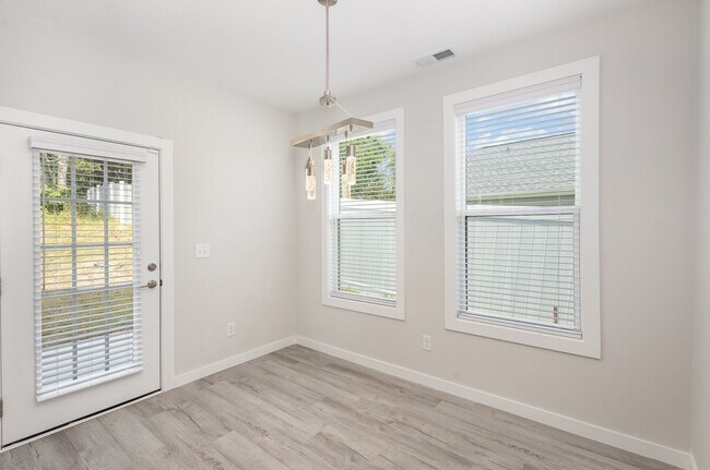 Building Photo - 3 bed 2.5 bath home in Gastonia