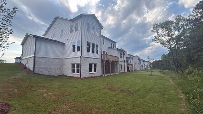 Building Photo - 5365 Travers Ln
