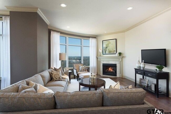 Building Photo - 2801 Wexford Dr