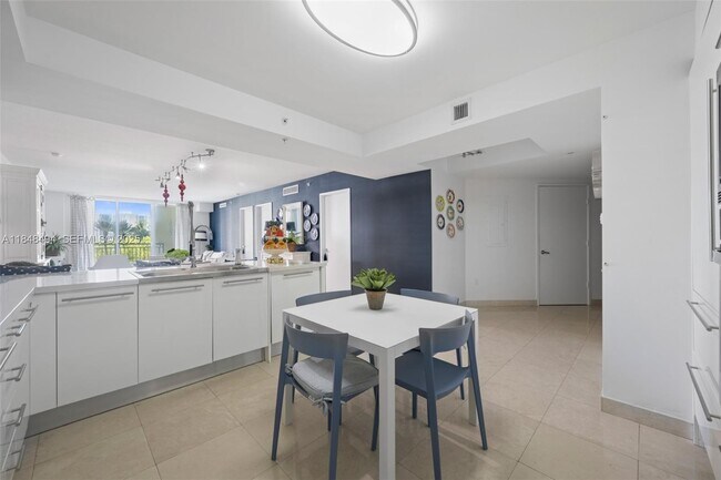 Building Photo - 150 Sunny Isles Blvd