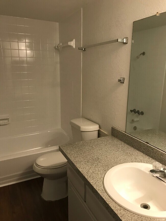 Building Photo - 3121 Park Ln