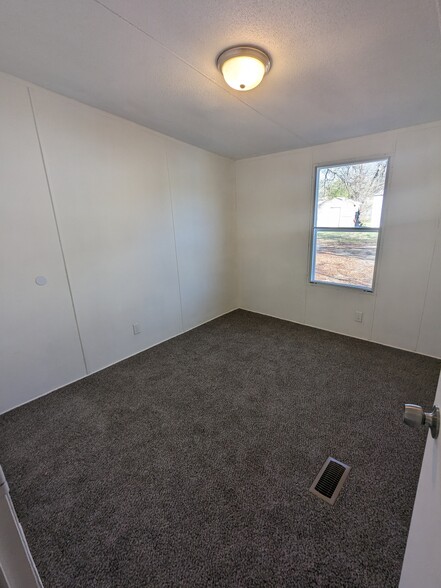 Bedroom - 603 E Pine Ave