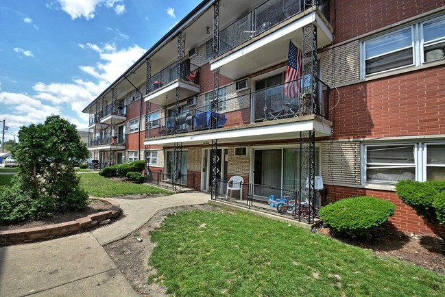 ACO Commercial_Calumet Park_17Units - 1121 W 127th ST