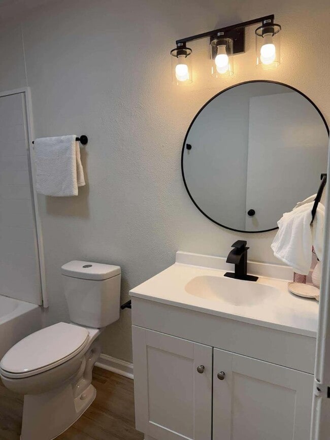 Building Photo - 100/102 Redd Street - Unit 102