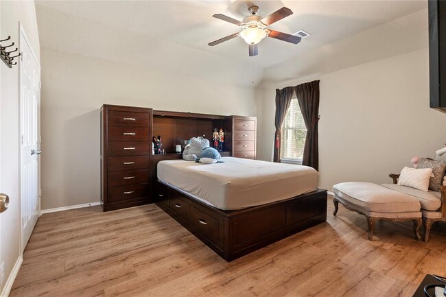 Building Photo - 26914 Harmony Shores Dr