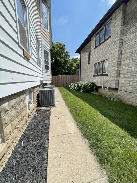 Building Photo - 1819 N 51st St