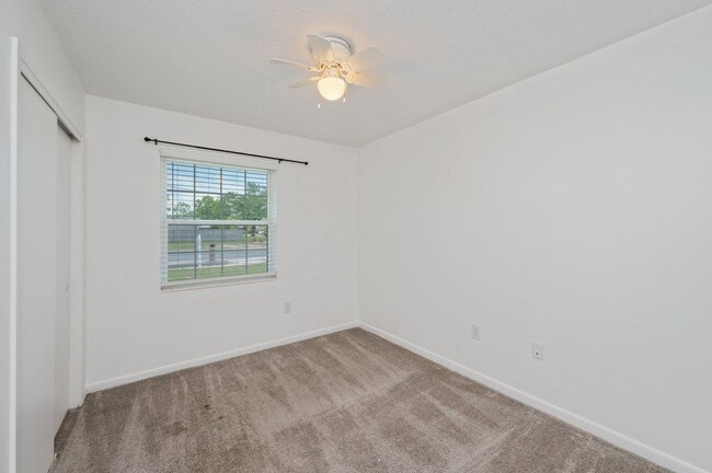 Building Photo - Central 4 bedroom in Niceville!
