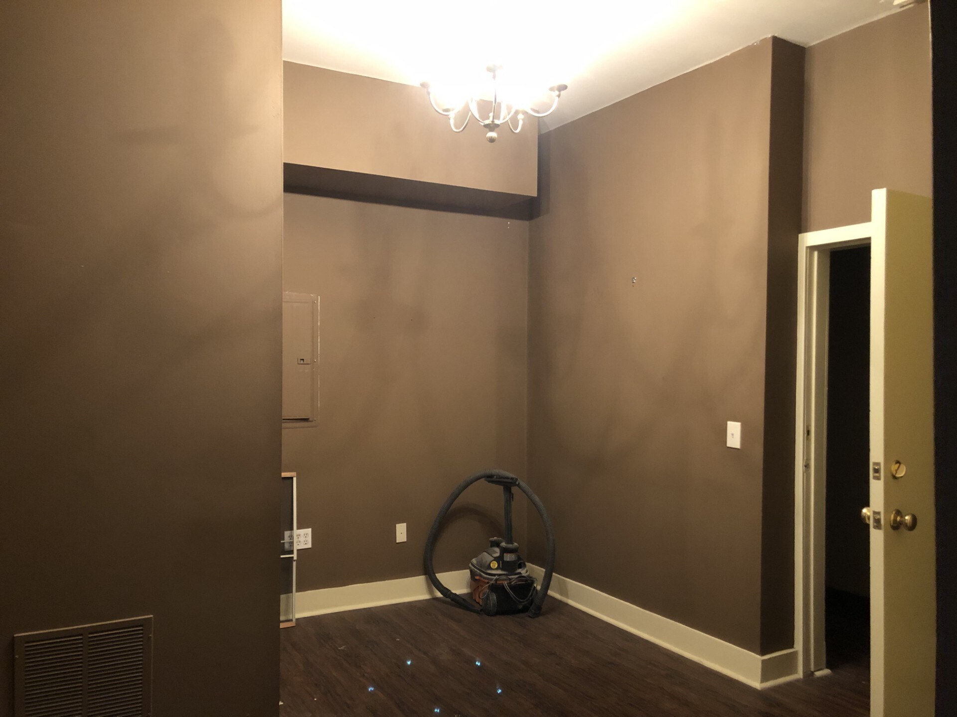 Building Photo - 2222 E Carson St