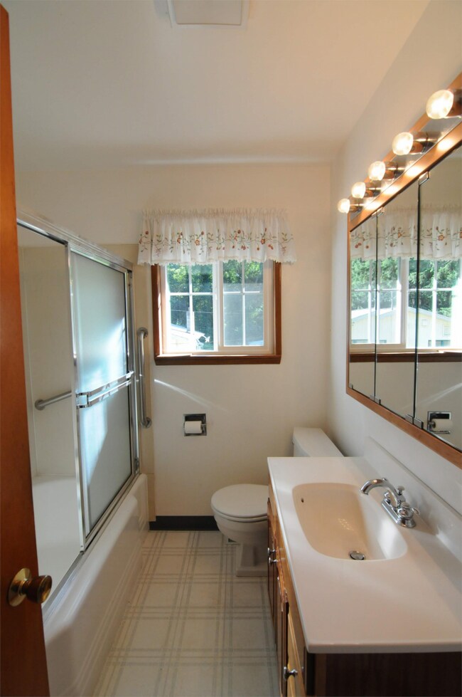 Building Photo - 3 bedroom in Renton WA 98059