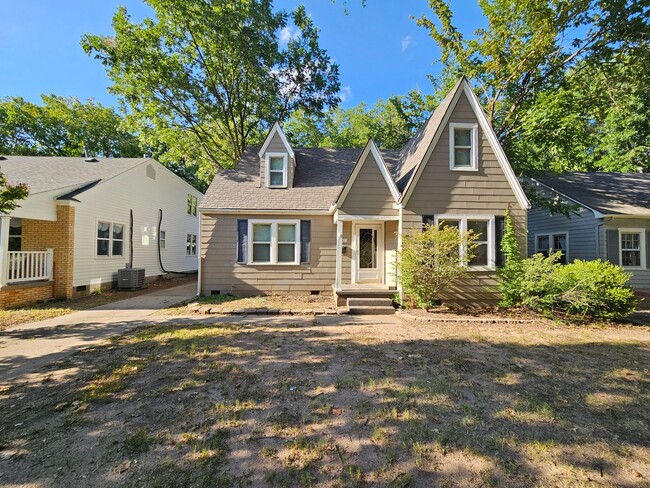 Primary Photo - (4) Bed, (3) Bath with (2) Living Areas Av...
