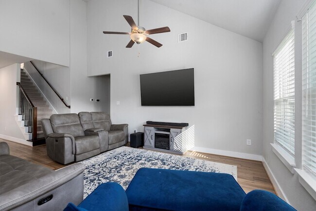 Building Photo - 17828 Hanson Ridge Dr