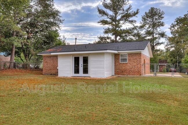 Building Photo - 3603 Columbine Dr