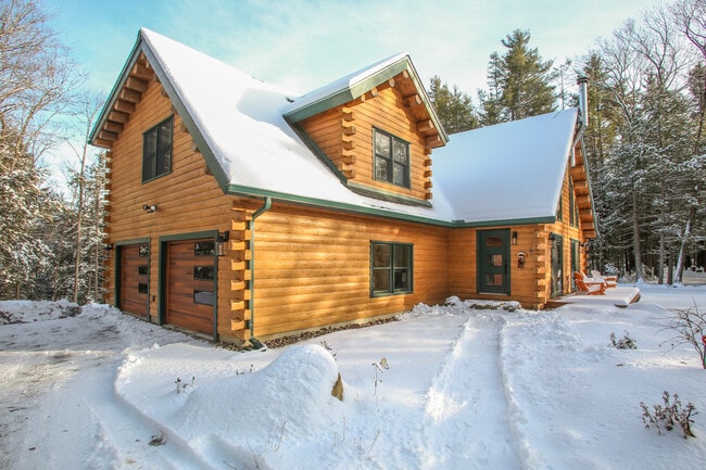 Building Photo - 320 Lakeshore Dr