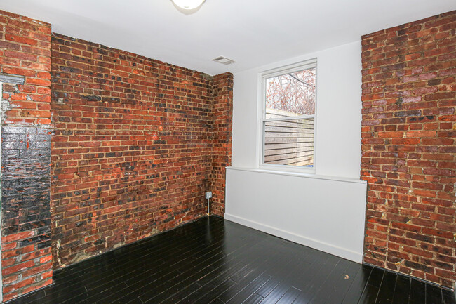 Building Photo - 1312 Putnam Ave