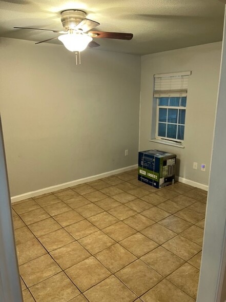 Building Photo - 710 E North 11th St