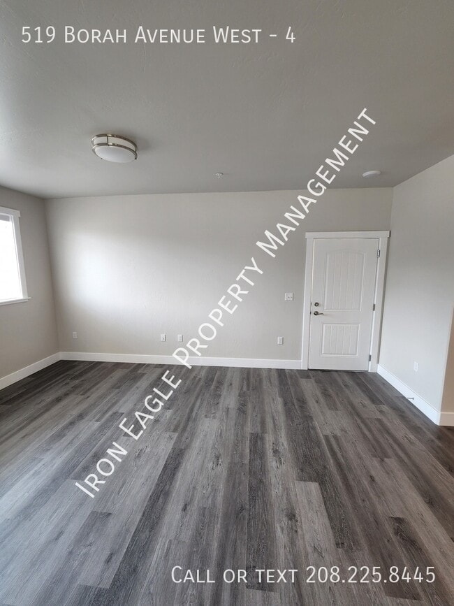 Building Photo - 519 Borah Ave W