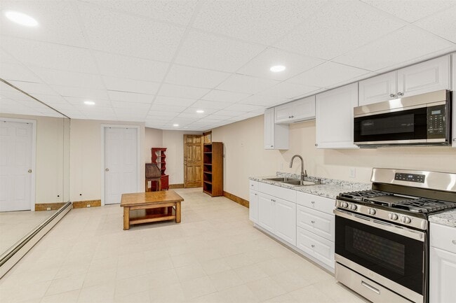 Building Photo - 19 Quimby Ct