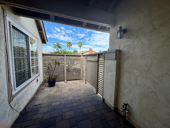 Building Photo - Beautiful 4-Bedroom + Office/BR + Loft Home in Desirable Tierrasanta – Available 1/1/2026