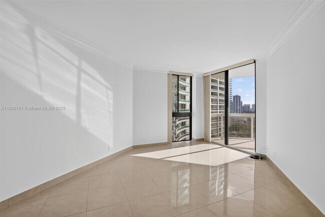 Building Photo - 20185 E Country Club Dr