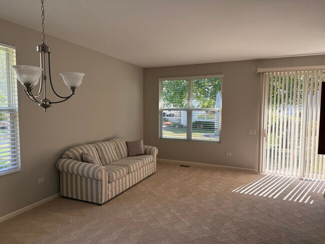 Building Photo - 12787 W Kishwaukee Ln