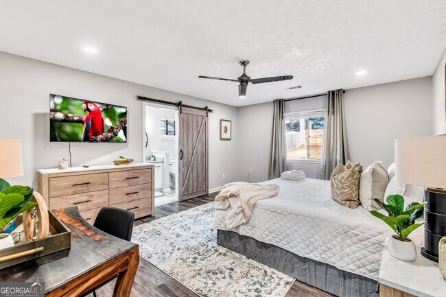 Building Photo - 10960 Morning Dove Dr