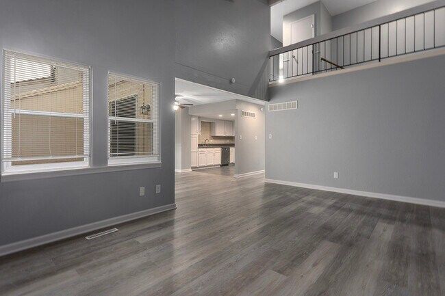 Building Photo - 577 NW Valleybrook Rd
